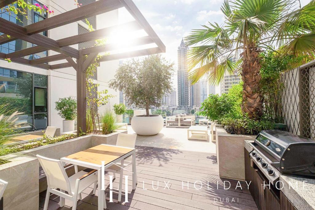 Lux Contemporary Suite With Full Marina View 6 Дубай Экстерьер фото