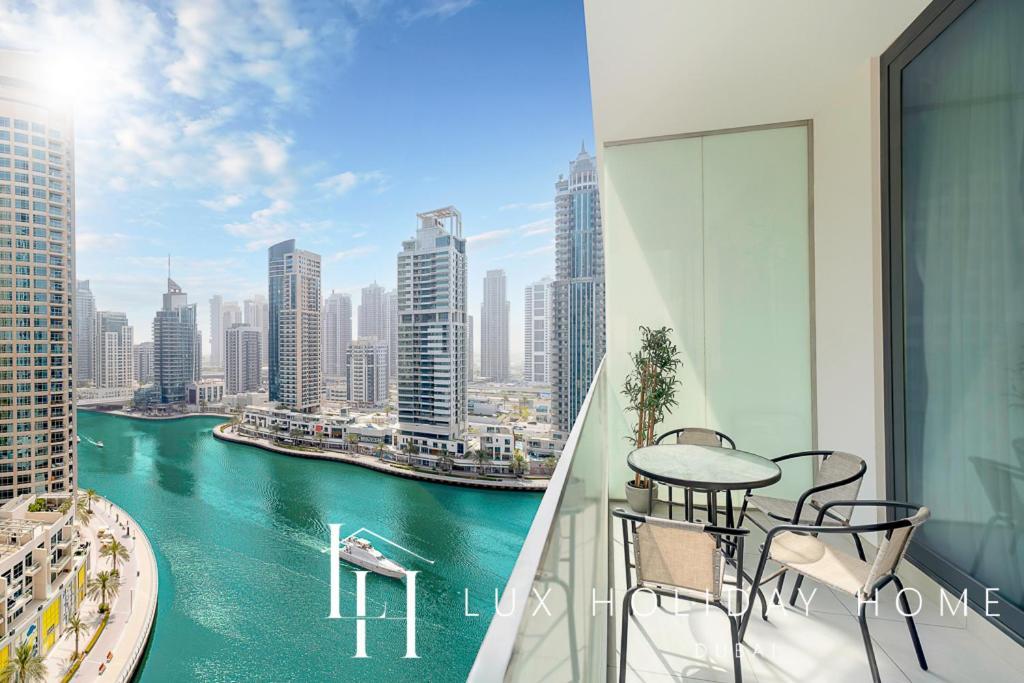 Lux Contemporary Suite With Full Marina View 6 Дубай Экстерьер фото